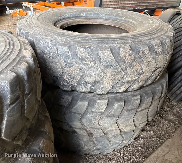 image for item EP2997 (6) motor grader tires