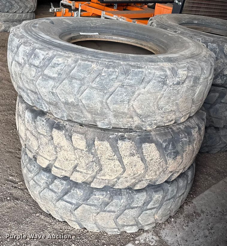 image for item EP2997 (6) motor grader tires