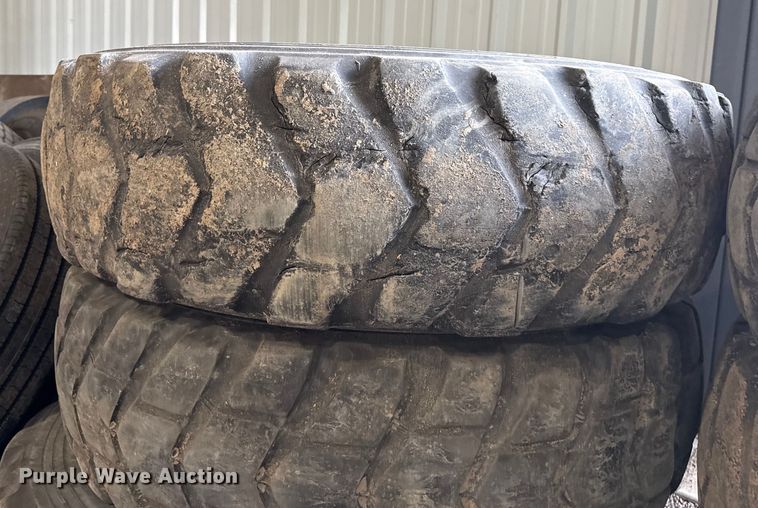 image for item EP2997 (6) motor grader tires