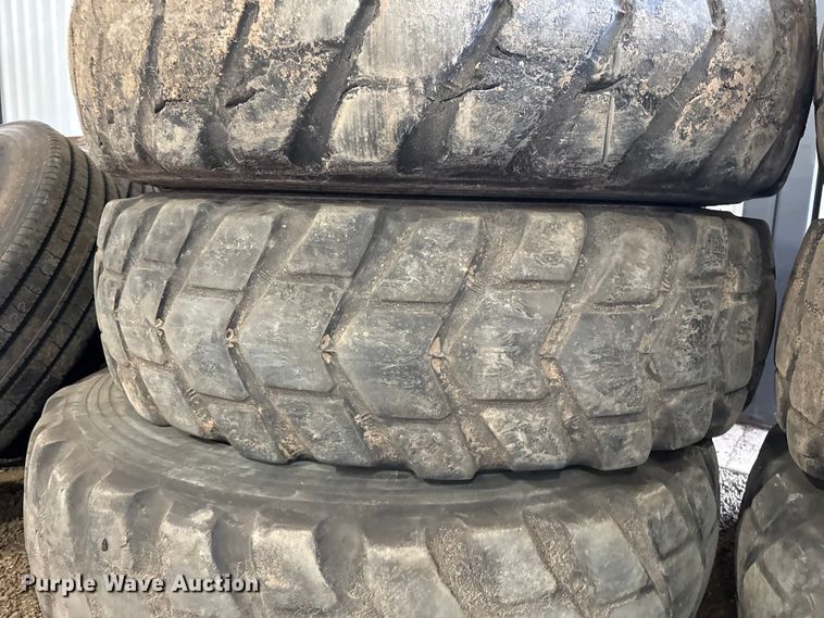 image for item EP2997 (6) motor grader tires