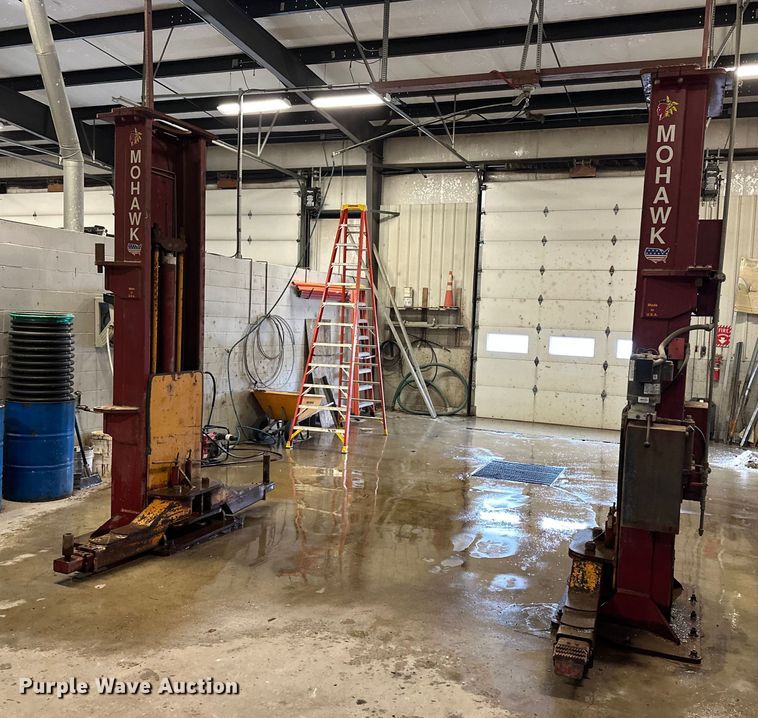 image for item ES1020 Mohawk TP20 two post lift