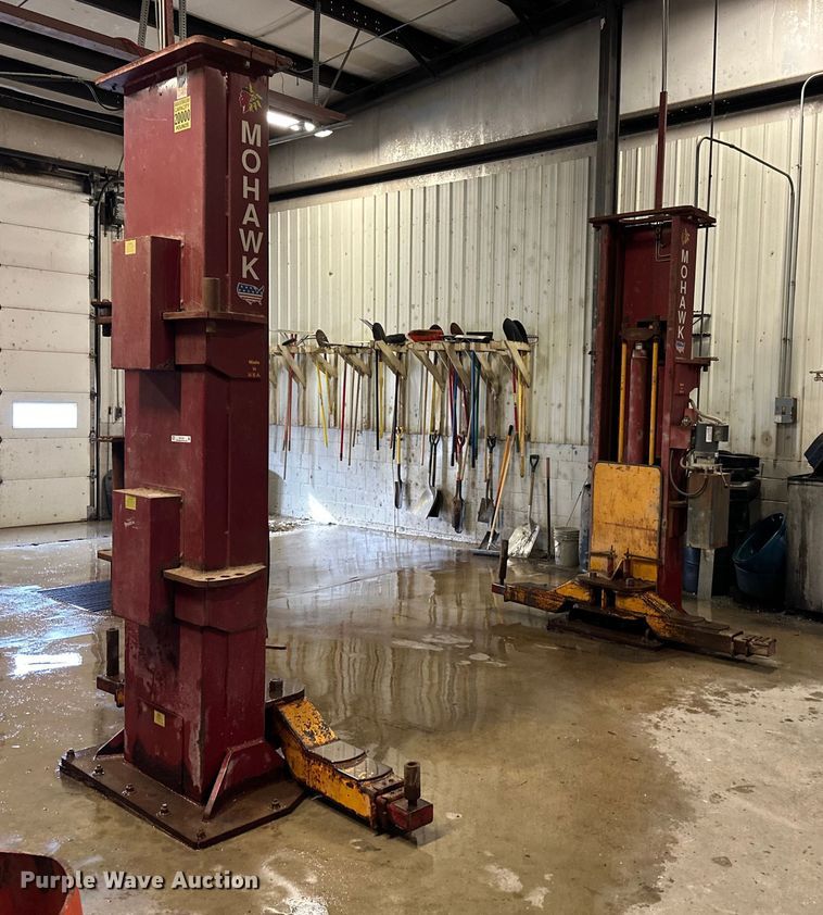 image for item ES1020 Mohawk TP20 two post lift