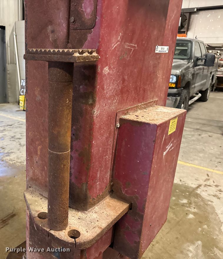 image for item ES1020 Mohawk TP20 two post lift