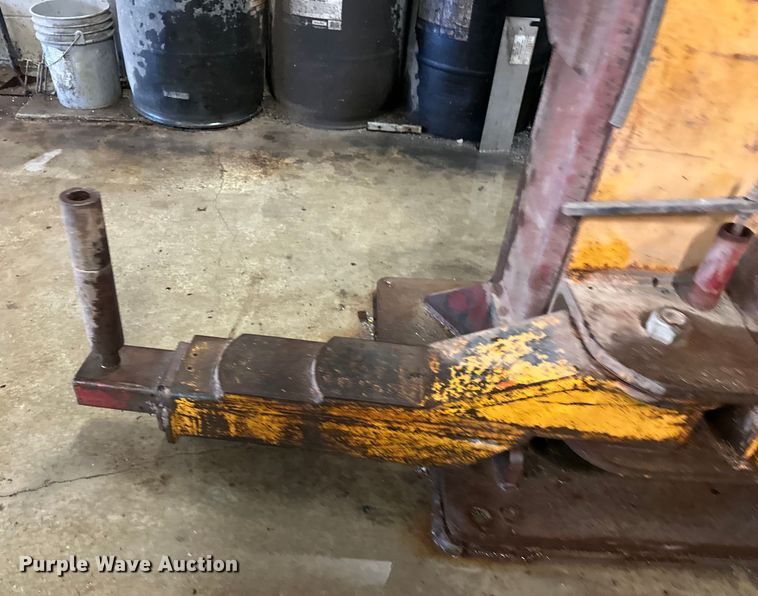 image for item ES1020 Mohawk TP20 two post lift