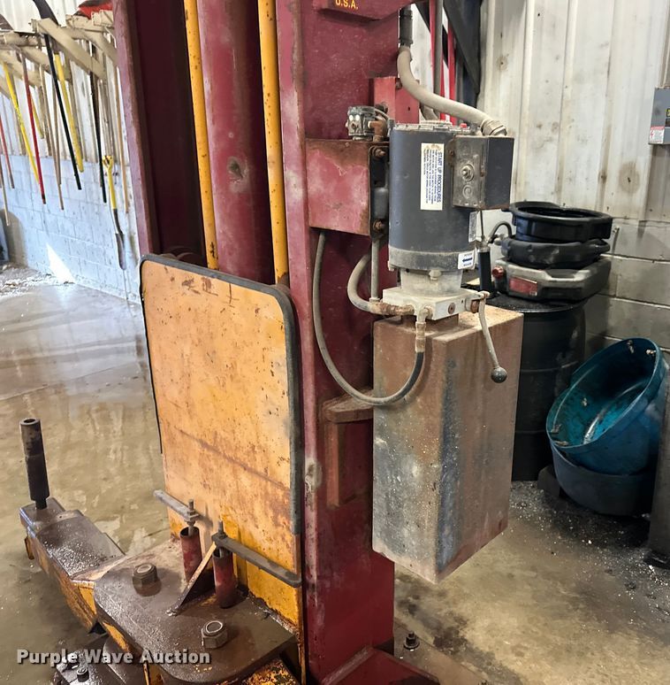 image for item ES1020 Mohawk TP20 two post lift