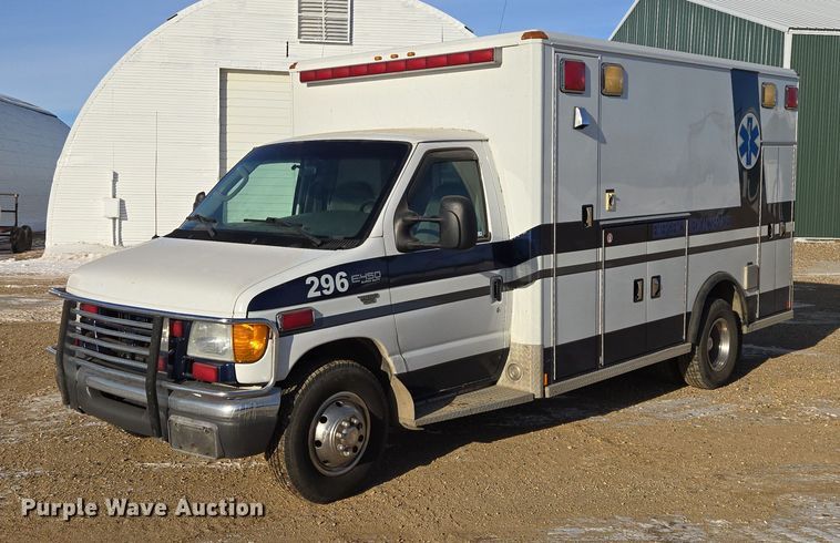 image for item ES2827 2003 Ford E450 Super Duty ambulance