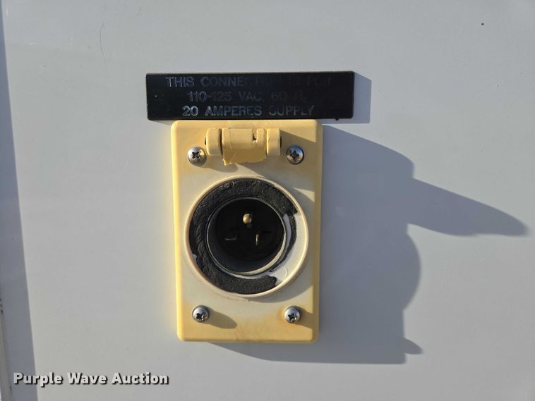 image for item ES2827 2003 Ford E450 Super Duty ambulance