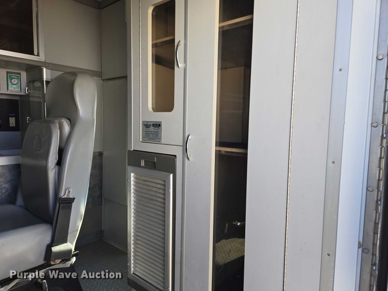 image for item ES2827 2003 Ford E450 Super Duty ambulance