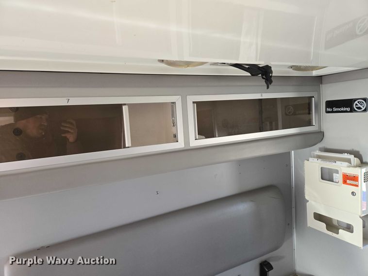 image for item ES2827 2003 Ford E450 Super Duty ambulance