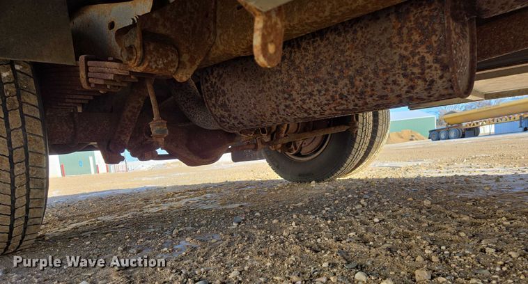 image for item ES2827 2003 Ford E450 Super Duty ambulance