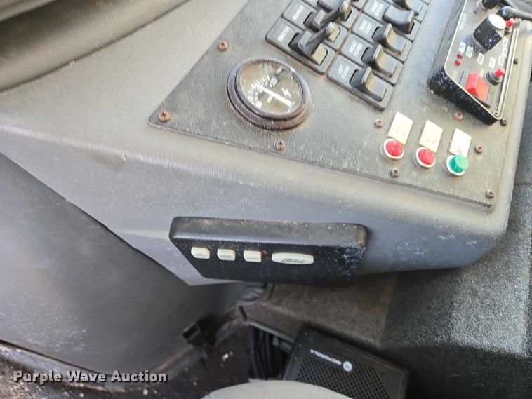 image for item ES2827 2003 Ford E450 Super Duty ambulance