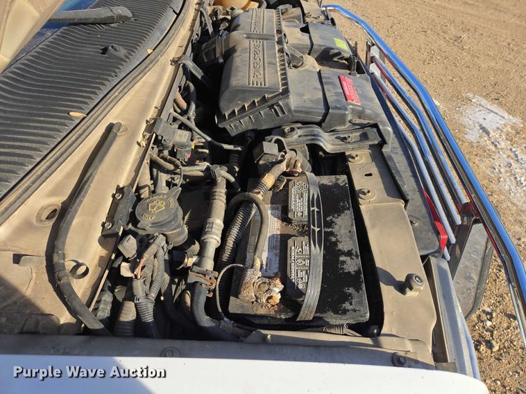 image for item ES2827 2003 Ford E450 Super Duty ambulance