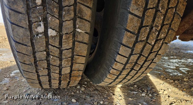 image for item ES2827 2003 Ford E450 Super Duty ambulance