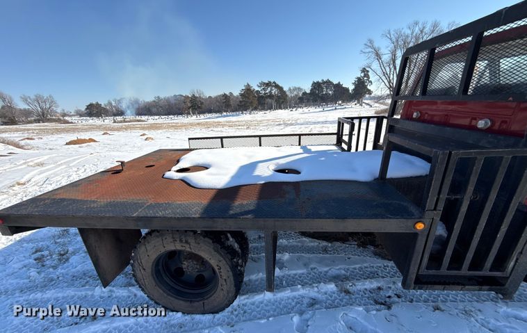 image for item ES5745 1979 Ford F600 flatbed truck