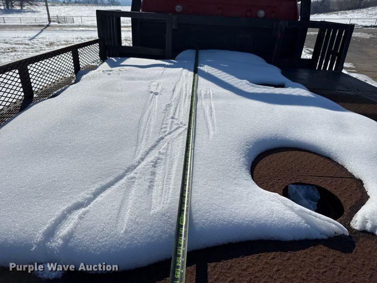 image for item ES5745 1979 Ford F600 flatbed truck