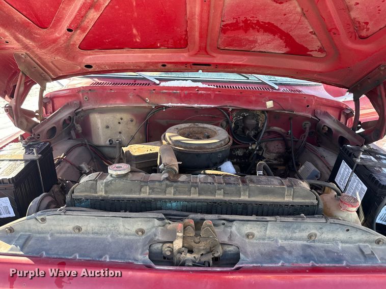 image for item ES5745 1979 Ford F600 flatbed truck