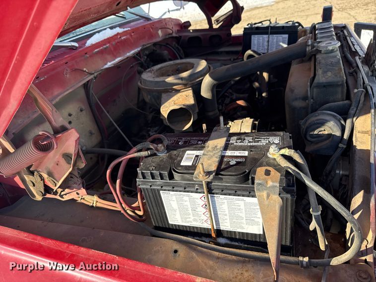 image for item ES5745 1979 Ford F600 flatbed truck