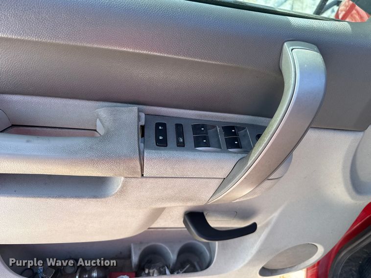 image for item ES5749 2011 Chevrolet Silverado 2500HD Crew Cab pickup truck