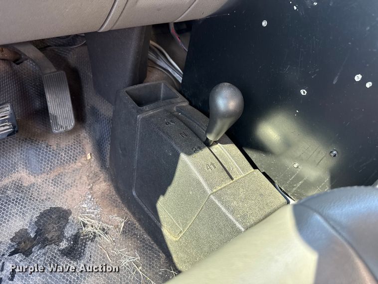 image for item ES5749 2011 Chevrolet Silverado 2500HD Crew Cab pickup truck