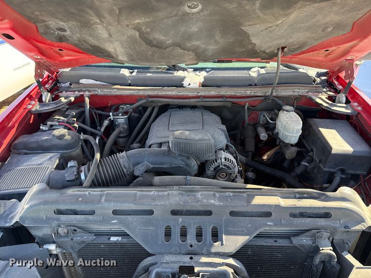 image for item ES5749 2011 Chevrolet Silverado 2500HD Crew Cab pickup truck