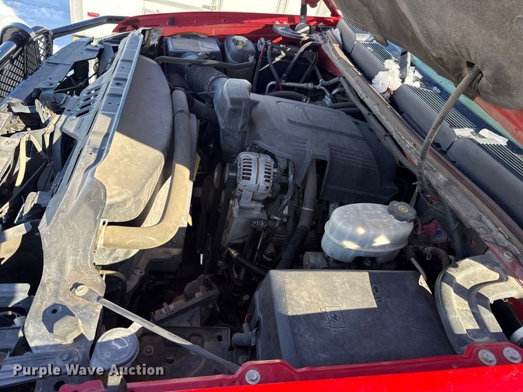 image for item ES5749 2011 Chevrolet Silverado 2500HD Crew Cab pickup truck