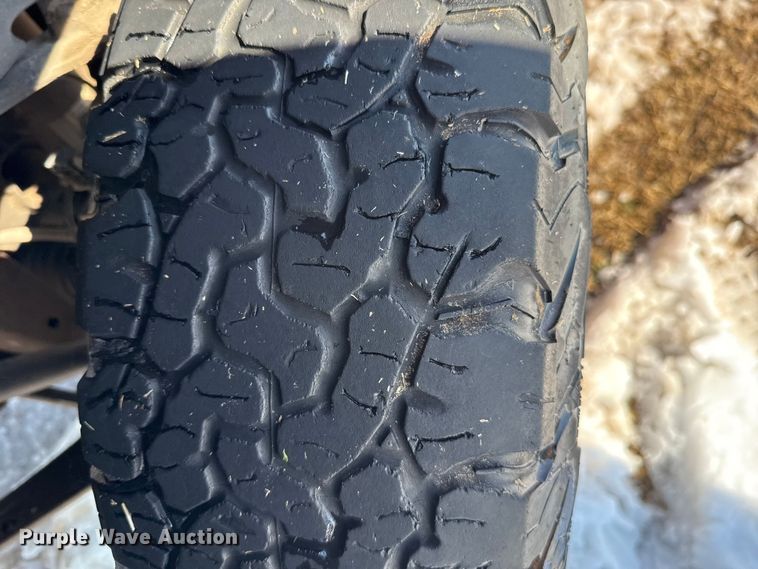 image for item ES5749 2011 Chevrolet Silverado 2500HD Crew Cab pickup truck