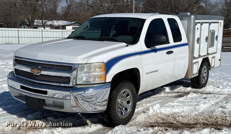 image for item ES5750 2013 Chevrolet Silverado 1500 Ext. Cab utility bed pickup truck