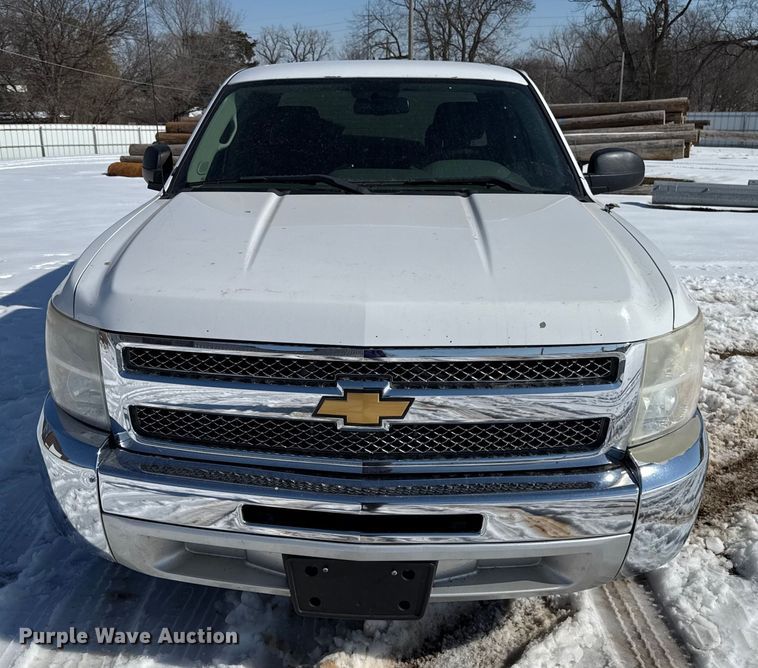 image for item ES5750 2013 Chevrolet Silverado 1500 Ext. Cab utility bed pickup truck