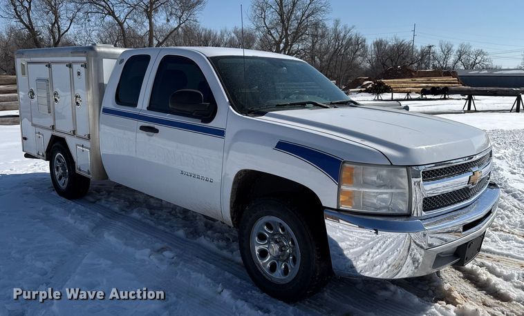 image for item ES5750 2013 Chevrolet Silverado 1500 Ext. Cab utility bed pickup truck