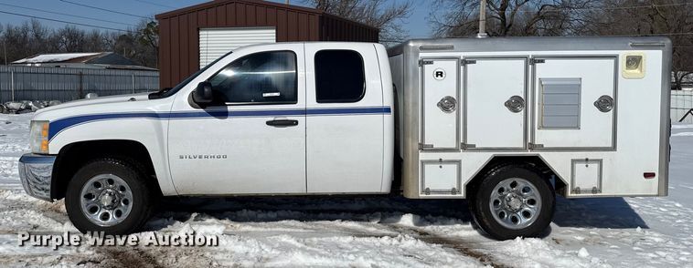 image for item ES5750 2013 Chevrolet Silverado 1500 Ext. Cab utility bed pickup truck