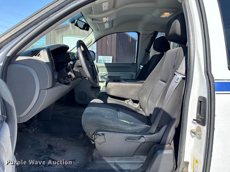 image for item ES5750 2013 Chevrolet Silverado 1500 Ext. Cab utility bed pickup truck