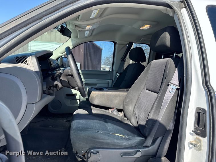 image for item ES5750 2013 Chevrolet Silverado 1500 Ext. Cab utility bed pickup truck