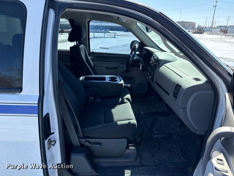 image for item ES5750 2013 Chevrolet Silverado 1500 Ext. Cab utility bed pickup truck