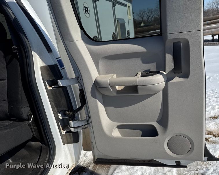 image for item ES5750 2013 Chevrolet Silverado 1500 Ext. Cab utility bed pickup truck