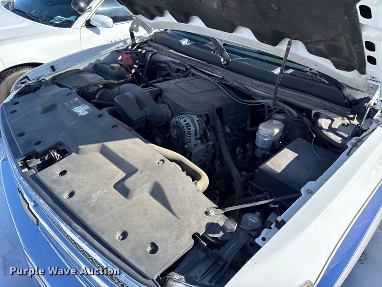 image for item ES5750 2013 Chevrolet Silverado 1500 Ext. Cab utility bed pickup truck