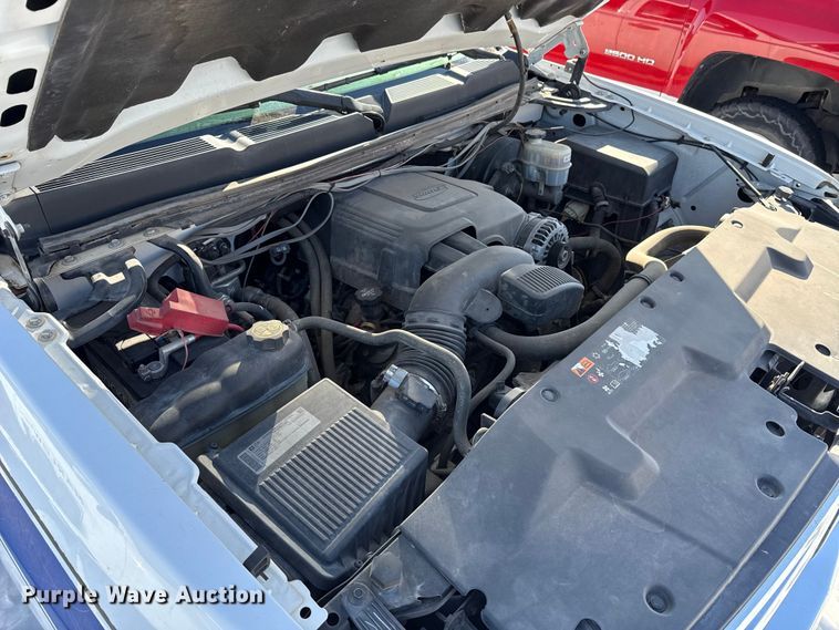 image for item ES5750 2013 Chevrolet Silverado 1500 Ext. Cab utility bed pickup truck