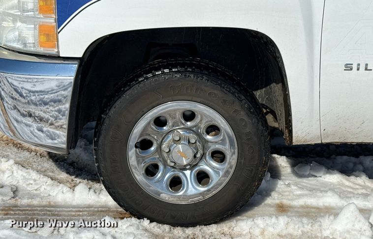 image for item ES5750 2013 Chevrolet Silverado 1500 Ext. Cab utility bed pickup truck