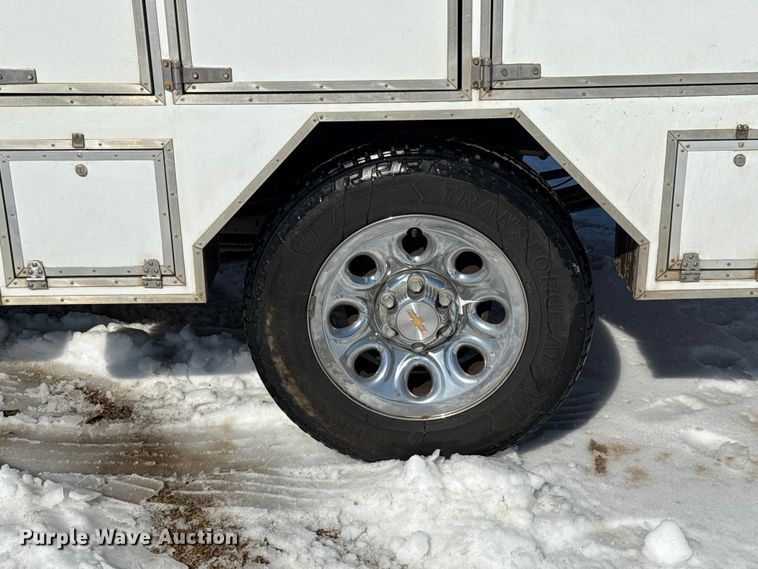 image for item ES5750 2013 Chevrolet Silverado 1500 Ext. Cab utility bed pickup truck