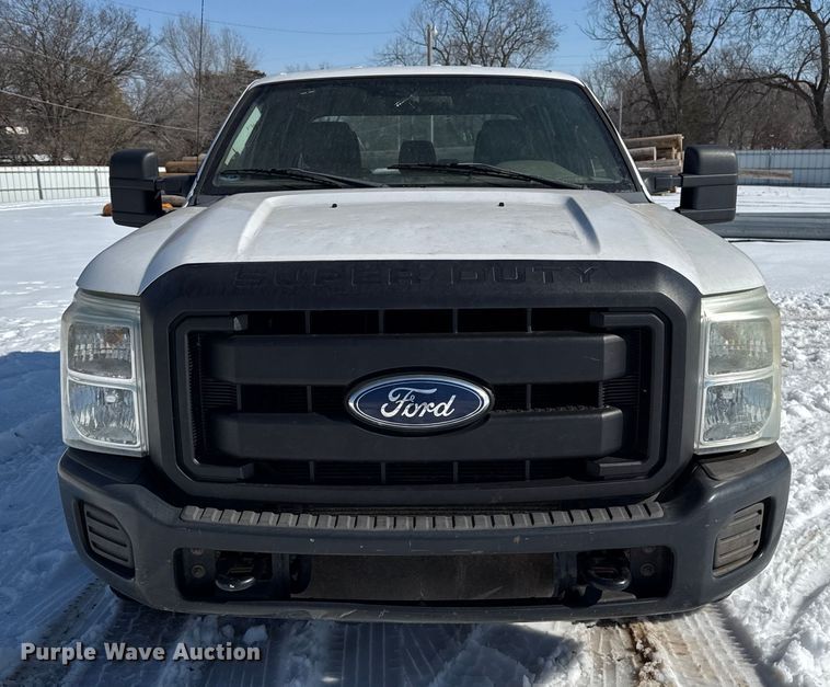 image for item ES5752 2011 Ford F250 Super Duty XL Crew Cab utility bed pickup truck