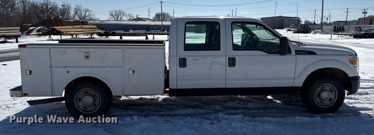 image for item ES5752 2011 Ford F250 Super Duty XL Crew Cab utility bed pickup truck