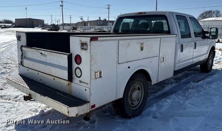 image for item ES5752 2011 Ford F250 Super Duty XL Crew Cab utility bed pickup truck