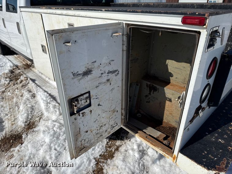 image for item ES5752 2011 Ford F250 Super Duty XL Crew Cab utility bed pickup truck