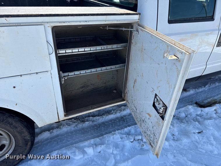 image for item ES5752 2011 Ford F250 Super Duty XL Crew Cab utility bed pickup truck