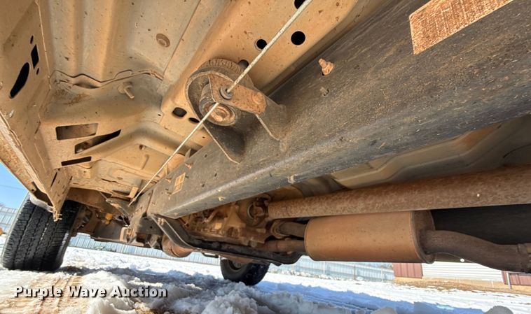 image for item ES5752 2011 Ford F250 Super Duty XL Crew Cab utility bed pickup truck