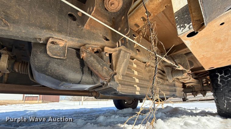 image for item ES5752 2011 Ford F250 Super Duty XL Crew Cab utility bed pickup truck