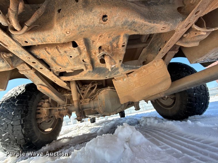 image for item ES5752 2011 Ford F250 Super Duty XL Crew Cab utility bed pickup truck