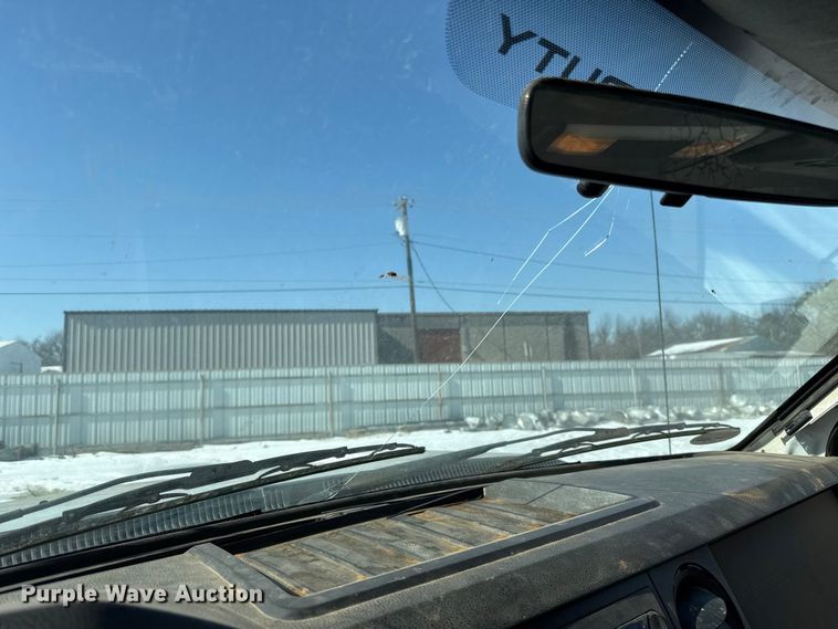 image for item ES5752 2011 Ford F250 Super Duty XL Crew Cab utility bed pickup truck