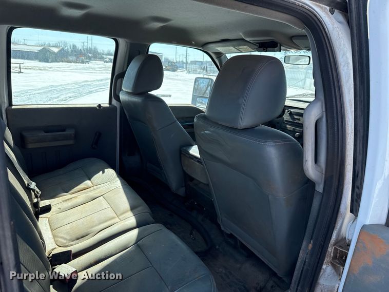 image for item ES5752 2011 Ford F250 Super Duty XL Crew Cab utility bed pickup truck