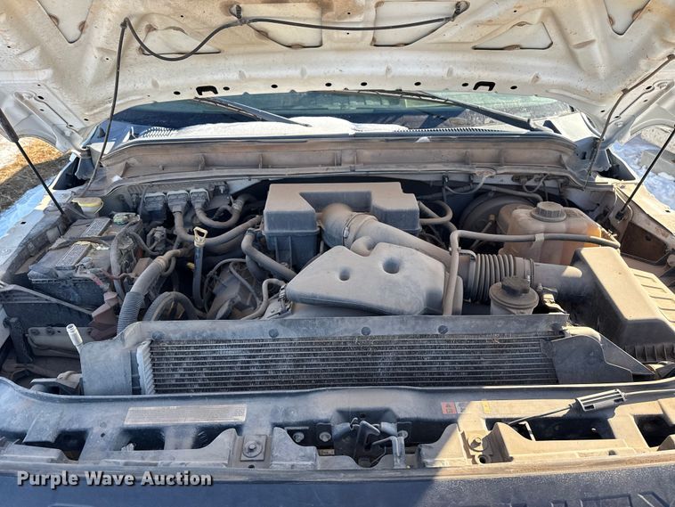 image for item ES5752 2011 Ford F250 Super Duty XL Crew Cab utility bed pickup truck