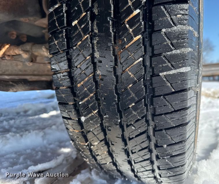 image for item ES5752 2011 Ford F250 Super Duty XL Crew Cab utility bed pickup truck